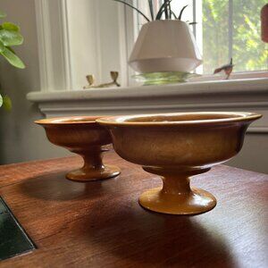 MCM Myrtle Wood Pedestal Set